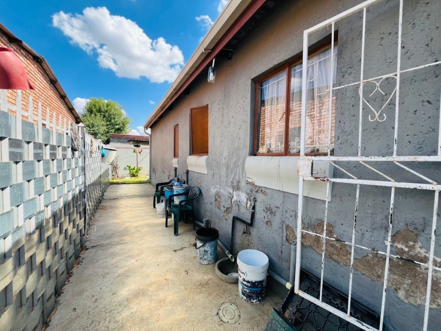 4 Bedroom Property for Sale in Bloemside 3 Free State